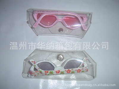 【供應(yīng)pvc透明眼鏡盒(圖),PVCl軟包,時(shí)尚PVC包,透明包,品質(zhì)好】?jī)r(jià)格,廠家,圖片,太陽(yáng)鏡、偏光鏡、時(shí)裝鏡,溫州市華納箱包-